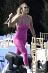 Jennifer Lopez’s Vibrant Rehearsal Style