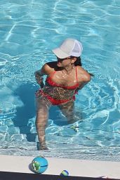 Jessica Alba Unveils Red Bikini Moment at Miami Poolside – August 2025