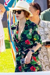 Jessica Chastain Embraces Sardinian Seaside Chic