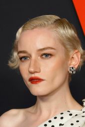 Julia Garner Debuts Gucci Resort 2026 at Weapons Premiere
