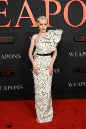 Julia Garner Debuts Gucci Resort 2026 at Weapons Premiere