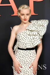 Julia Garner Debuts Gucci Resort 2026 at Weapons Premiere