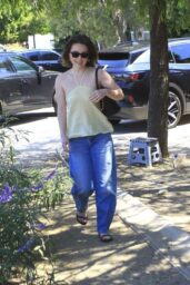 Kaitlyn Dever's Laid-Back Luxe at 'Day of Indulgence'