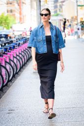 Karlie Kloss Debuts Maternity Chic in NYC