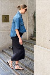Karlie Kloss Debuts Maternity Chic in NYC