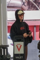 Katy Perry - Skin Care Appointment in Los Angeles