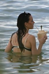 Katy Perry Unveils a New Celebrity Style on Miami Beach