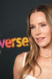 Kristen Bell Attends Televerse Festival in Sharp Black