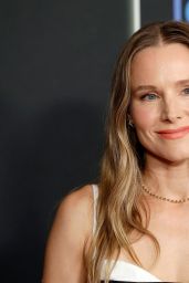 Kristen Bell Attends Televerse Festival in Sharp Black
