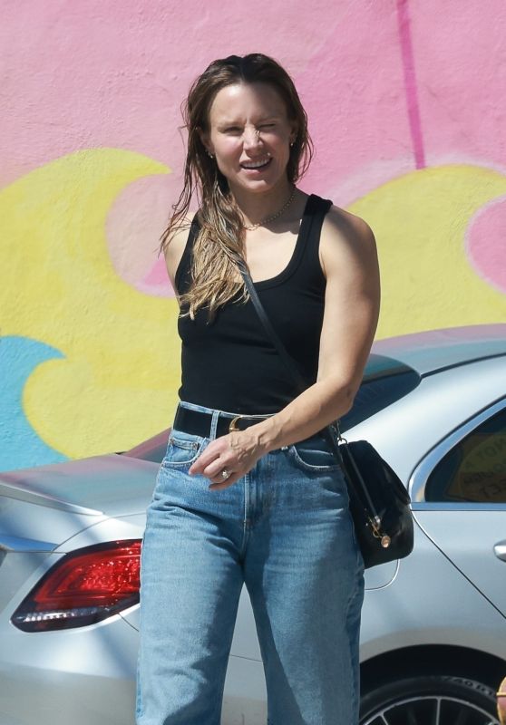 Kristen Bell Debuts Effortless LA Street Style
