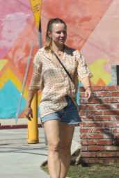 Kristen Bell: Errands in LA's August Heat August 2025