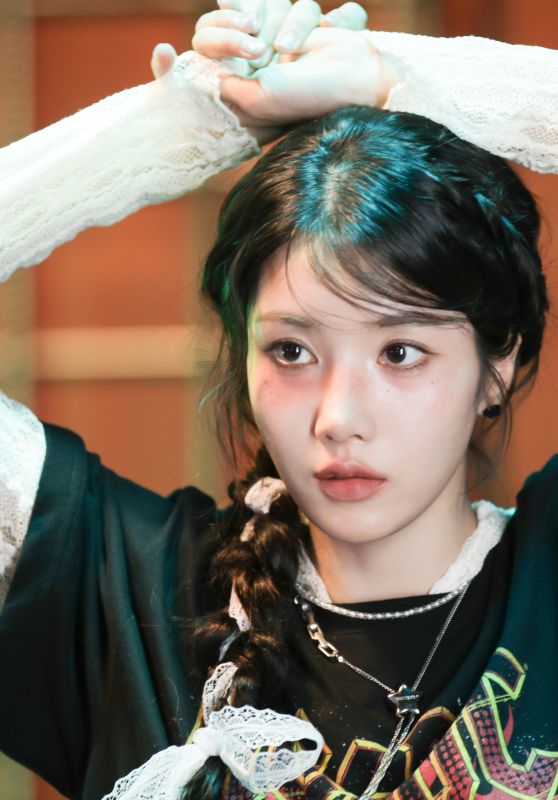 Kwon Eunbi Unveils THE RED Concert Promos