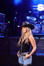 Lainey Wilson Unveils Cowgirl Couture in Los Angeles