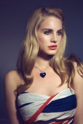 Lana Del Rey’s Kitsch-Chic Debut in 2010