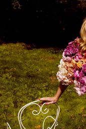 Lana Del Rey’s Kitsch-Chic Debut in 2010