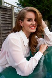Lana Del Rey Unveils Retro-Bohemian Euphoria in 2011
