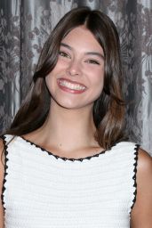 Laneya Grace Debuts Casual-Chic at Fan Event