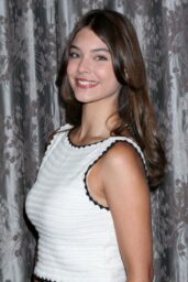 Laneya Grace Debuts Casual-Chic at Fan Event