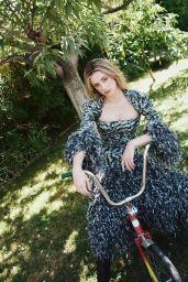 Lili Reinhart Unveils A 70s-Inspired Glamour for InStyle Mexico