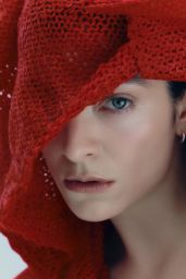 Lorde’s Velvet Rebellion: A Monochrome Masterclass for Le Monde