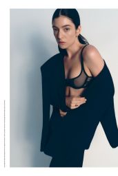 Lorde’s Velvet Rebellion: A Monochrome Masterclass for Le Monde