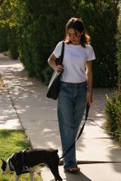 Nailea Devora Unveils Effortless New York Style for UNIQLO