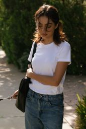 Nailea Devora Unveils Effortless New York Style for UNIQLO