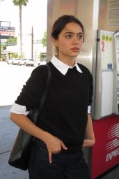 Nailea Devora Unveils Effortless New York Style for UNIQLO