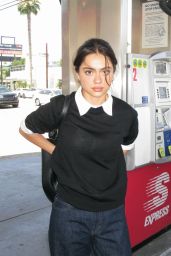 Nailea Devora Unveils Effortless New York Style for UNIQLO