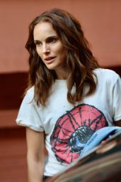 Natalie Portman Unveils 