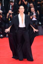 Noomi Rapace attends "Bugonia" Venice red carpet