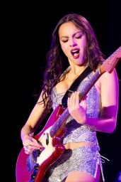 Olivia Rodrigo Lollapalooza 2025 Style