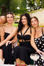 Orebella Unveils a Monochrome Model Militia