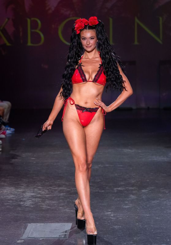 Rachel Pizzolato Debuts Las Vegas Swimwear