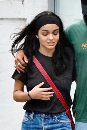 Rachel Zegler’s London Street Style: A Quietly Perfect Fashion Moment