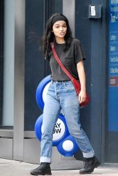 Rachel Zegler’s London Street Style: A Quietly Perfect Fashion Moment