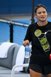 Raducanu’s Cincinnati Practice: A Sportswear Duality