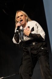 Rebel Wilson Joins The Kooks at Reading Festival 2025