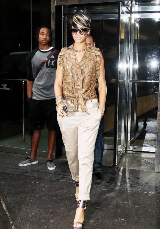 Rihanna’s 2009 Snakeskin Glamour in a NYC Sighting