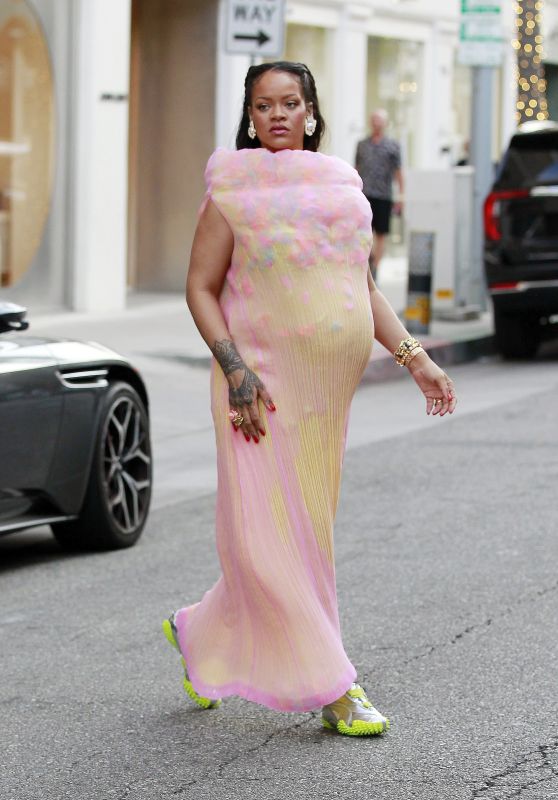 Rihanna’s Neon-Pastel Collision in Los Angeles