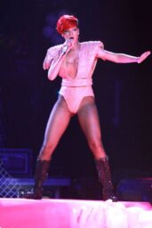Rihanna’s Whiplash Chic at Staples Center 2010