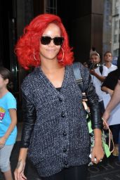 Rihanna Unveils Effortless Chic Leaving Trump Soho NYC – Sept 2010