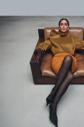  Rose Byrne Unveils Retro-Modern C Magazine Looks