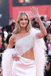 Rosie Huntington-Whiteley Armani Privé Venice 2025
