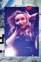 Sabrina Carpenter’s Pop-Goddess Glamour for 2025