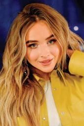 Sabrina Carpenter’s Pop-Goddess Glamour for 2025
