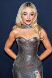 Sabrina Carpenter’s Pop-Goddess Glamour for 2025