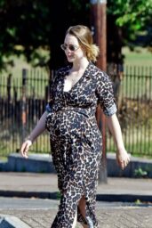 Saoirse Ronan Unveils Leopard Leisure in London – August 2025
