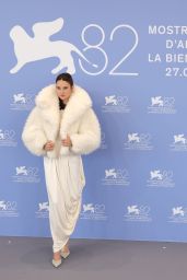 Shailene Woodley Attends Motor City Photocall in Faux Fur Drama