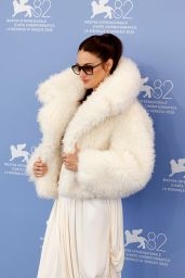Shailene Woodley Attends Motor City Photocall in Faux Fur Drama